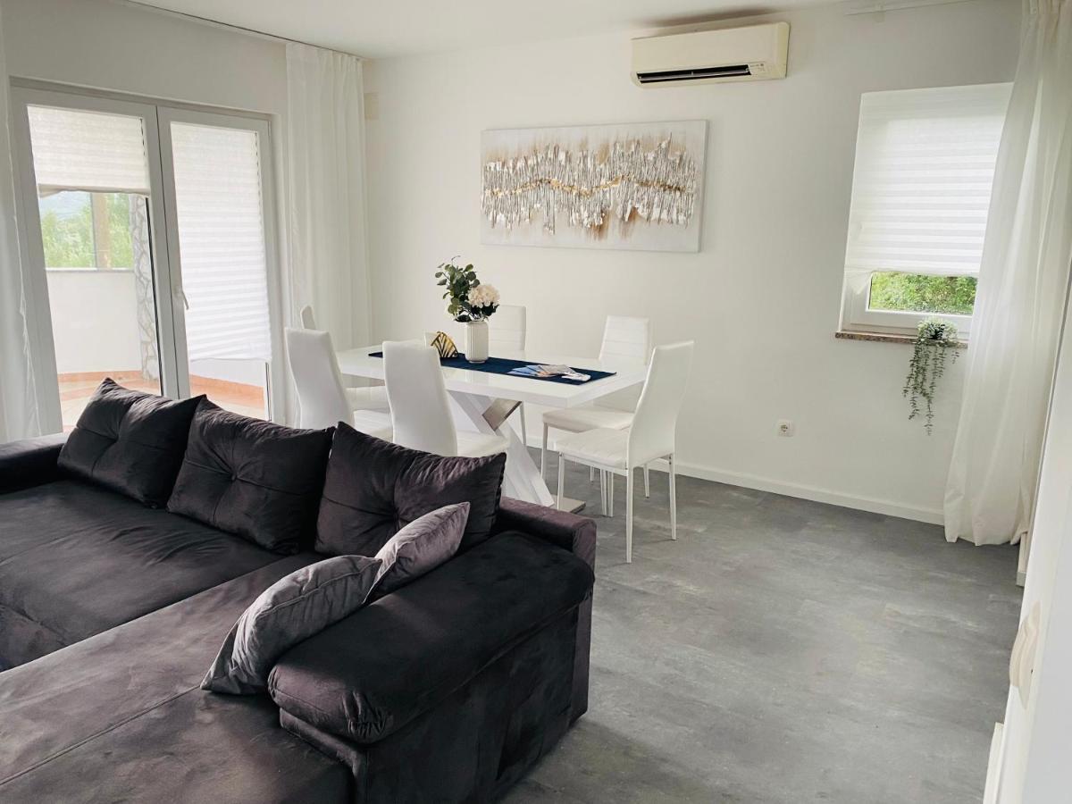 Apartmani Adriana Lakmartin Kültér fotó